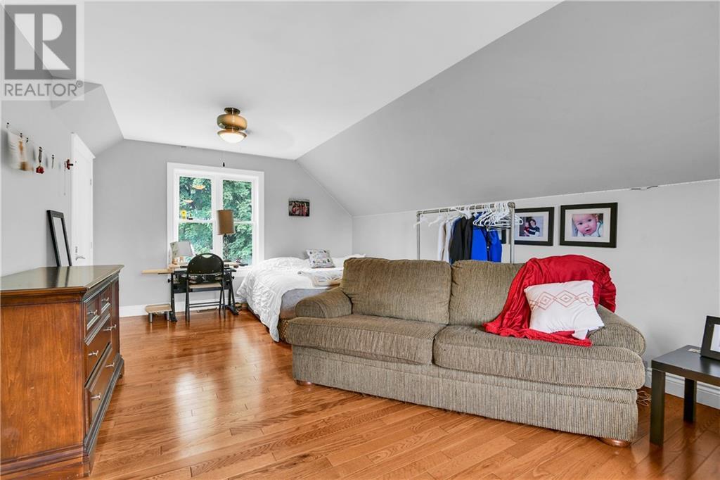 14 FOREST HILL ROAD, LONG SAULT, Ontario One Percent Realty Ltd