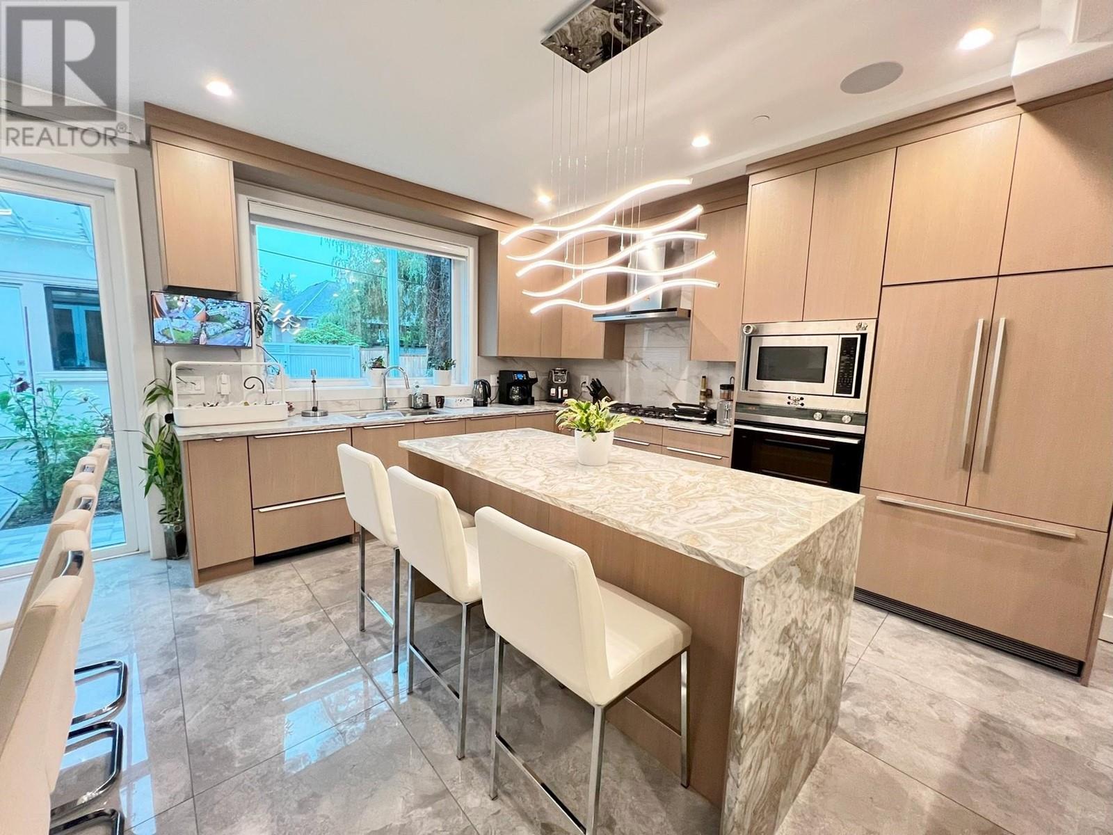 Listing Picture 5 of 9 : 6576 YEW STREET, Vancouver / 溫哥華 - 魯藝地產 Yvonne Lu Group - MLS Medallion Club Member