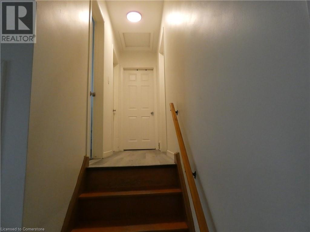 304 Niagara Street, Welland, Ontario  L3C 1K6 - Photo 11 - 40654937