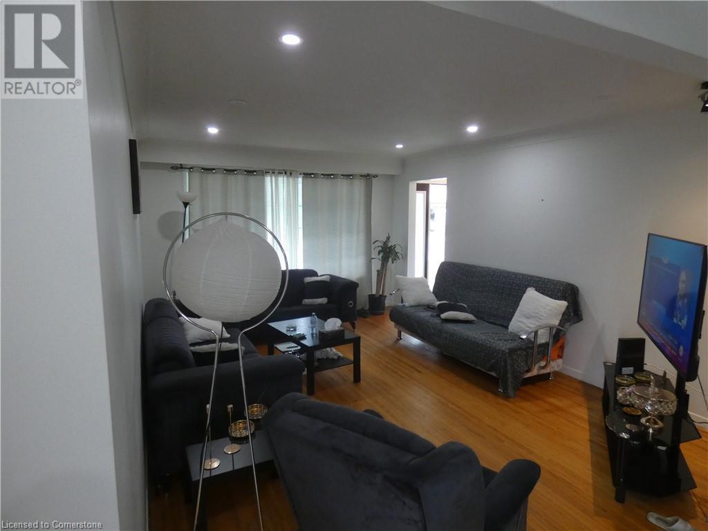 304 Niagara Street, Welland, Ontario  L3C 1K6 - Photo 7 - 40654937