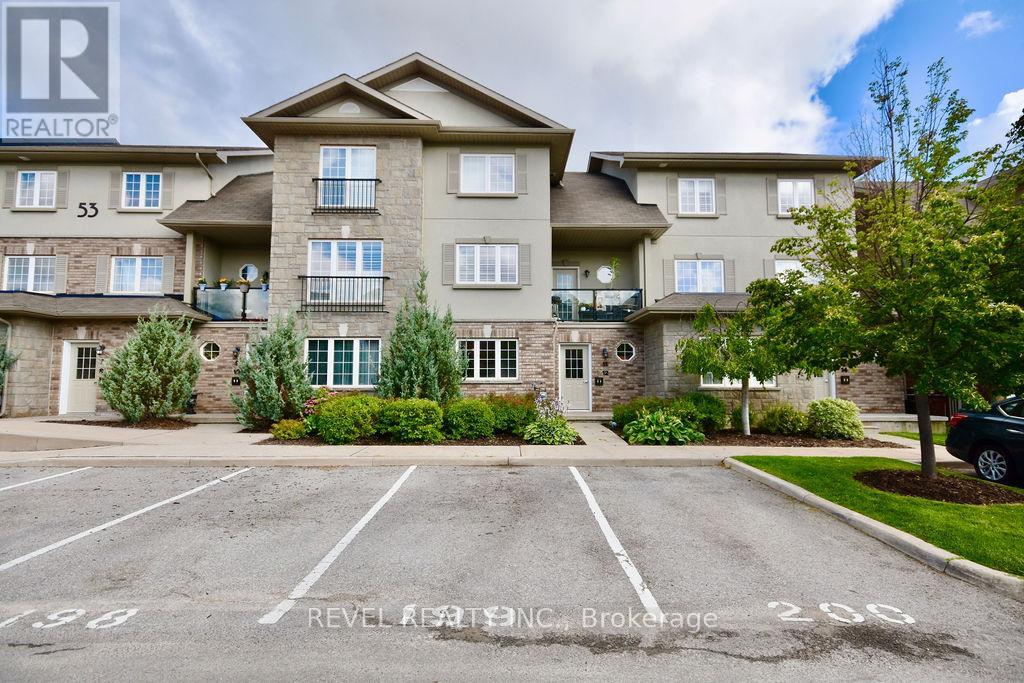 Property at 11 - 53 FERNDALE DRIVE S image 2