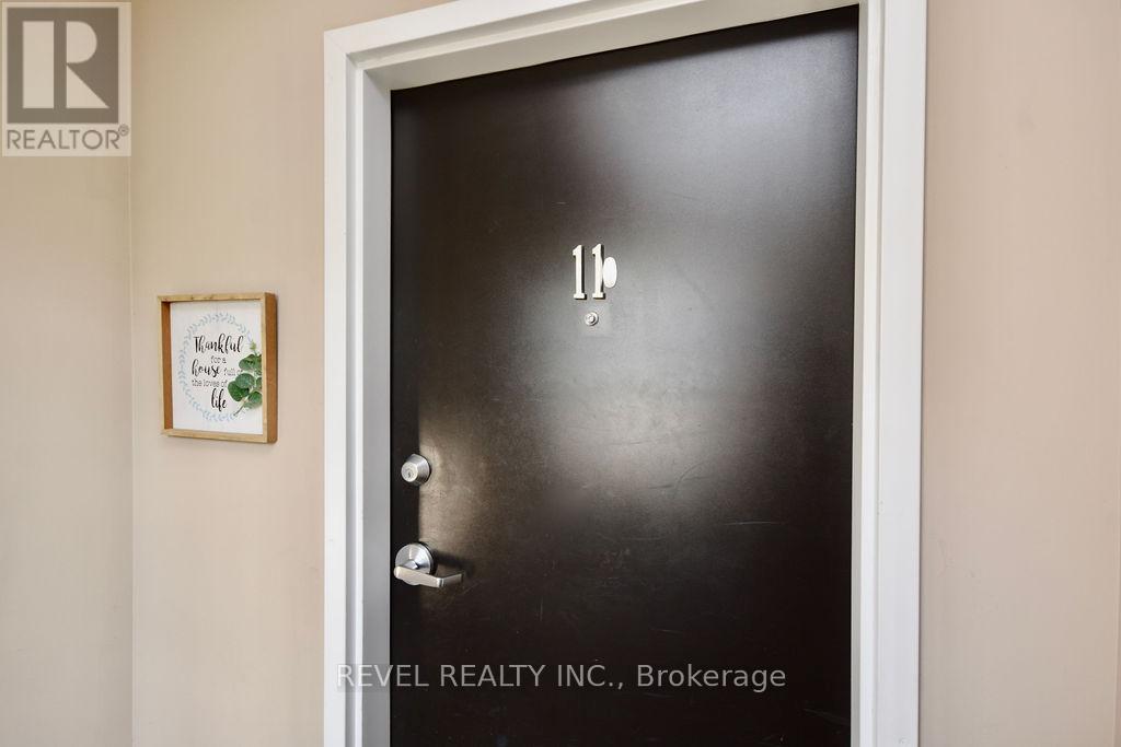 Property at 11 - 53 FERNDALE DRIVE S image 5