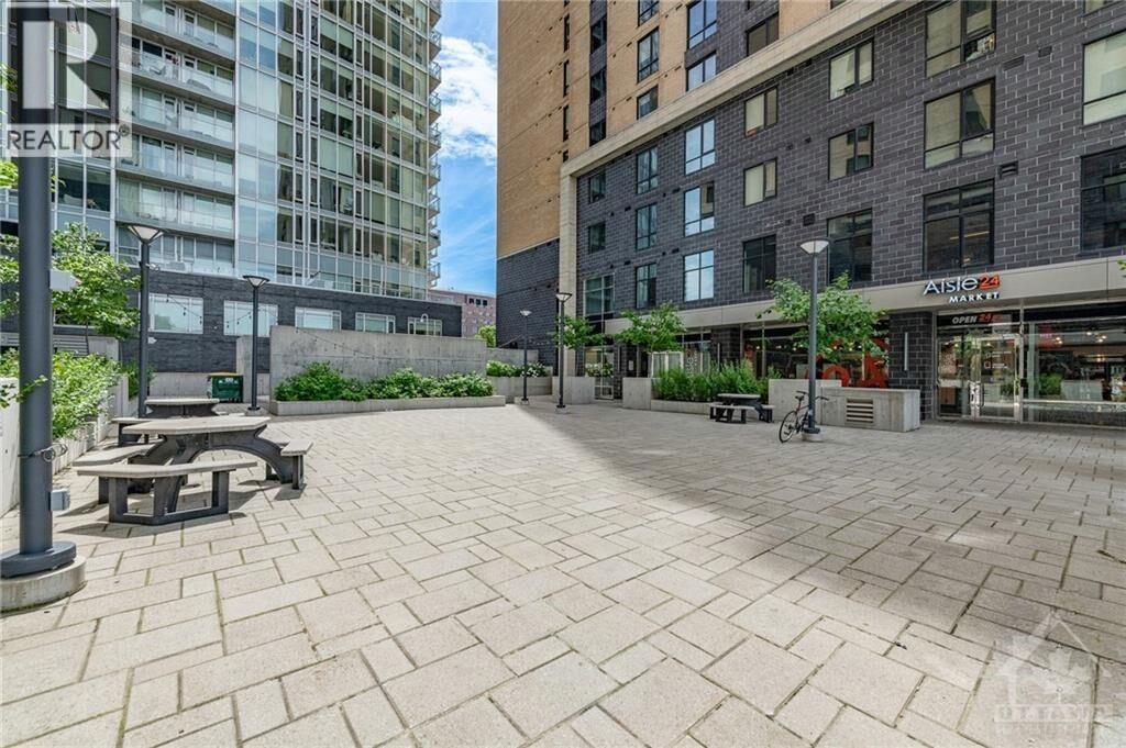 105 CHAMPAGNE AVENUE UNIT#1507 Ottawa