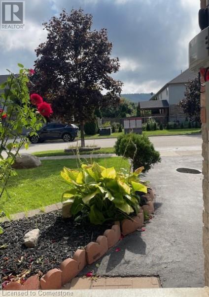 74 Magnolia Crescent, Grimsby, Ontario  L3M 5R4 - Photo 4 - XH4192175