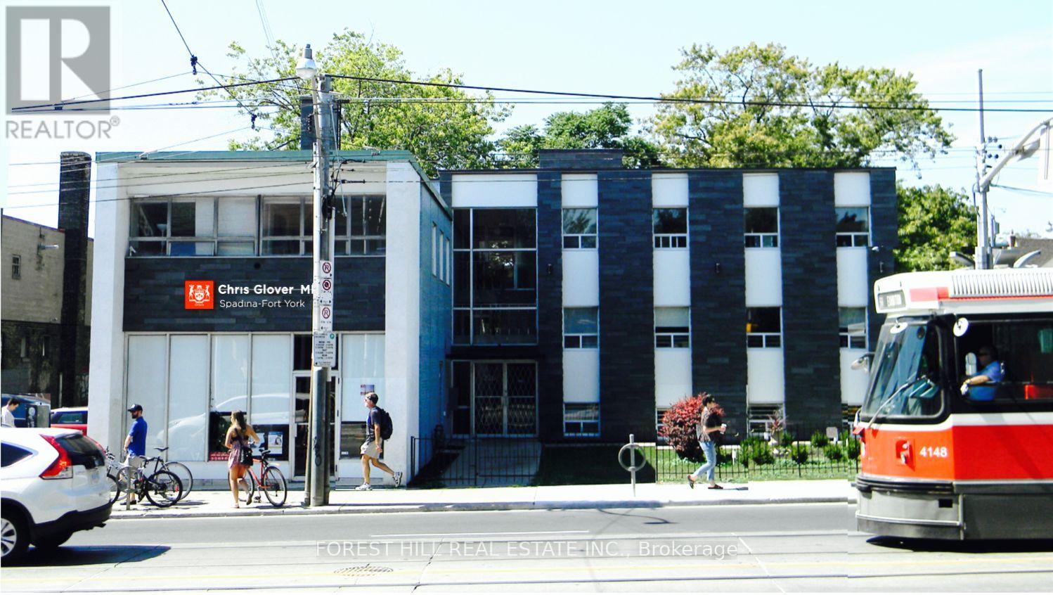 200 - 226 Bathurst Street, Toronto, Ontario  M5T 2R9 - Photo 1 - C9373567