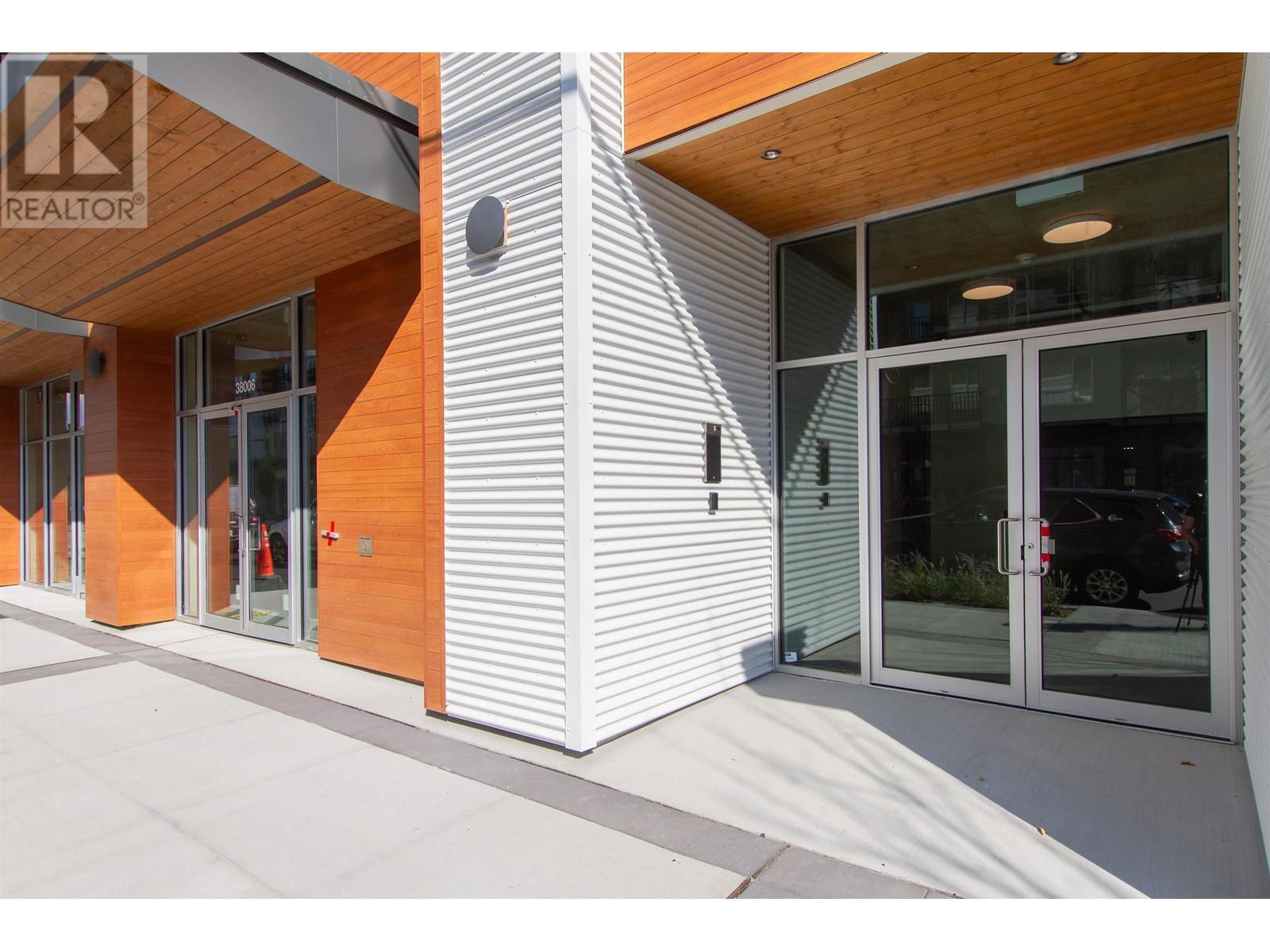 38006 Second Avenue, Squamish, British Columbia V8B 0C3 - Photo 2 - C8062352