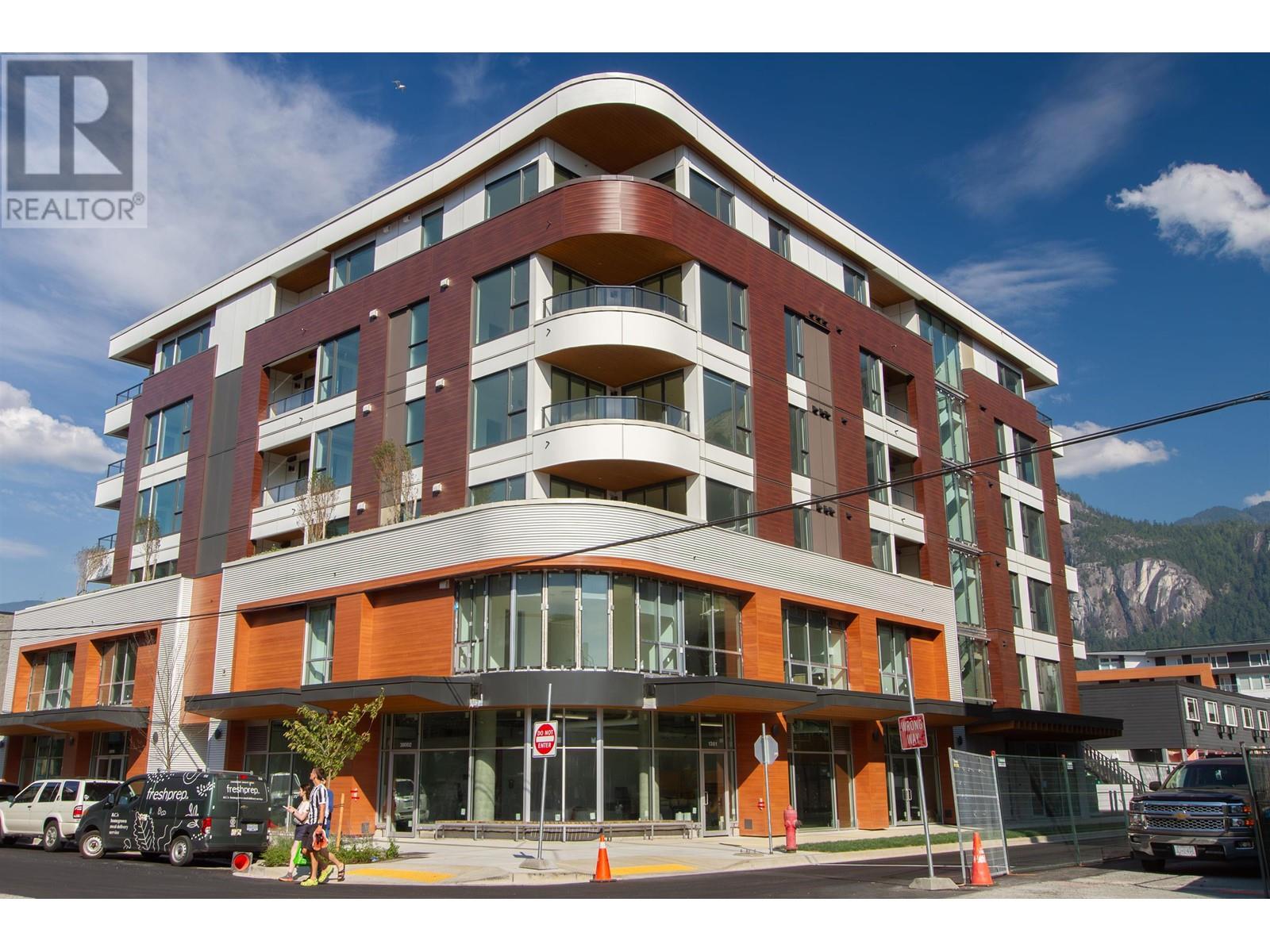 38006 Second Avenue, Squamish, British Columbia V8B 0C3 - Photo 1 - C8062352