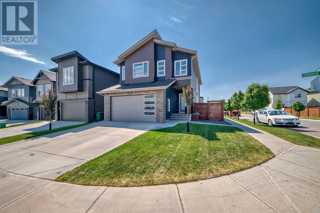 572 Chinook Gate Square SW, Airdrie, Alberta