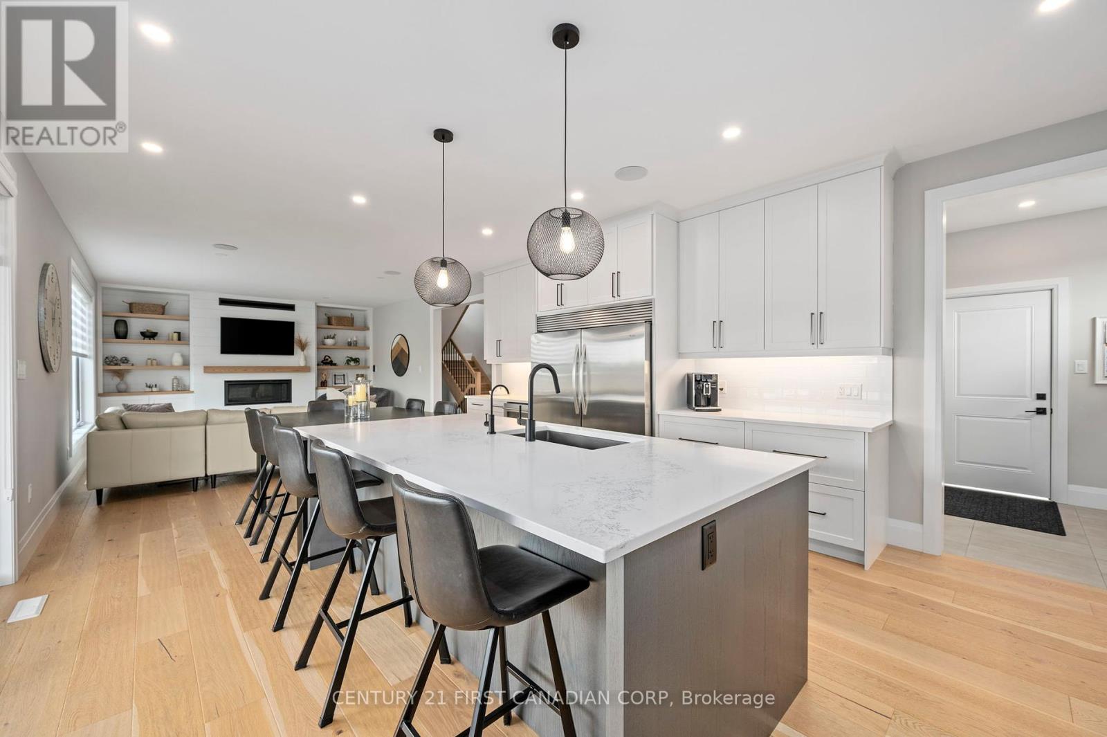 Photo 10 of 40 for 2393 Bakervilla Street
