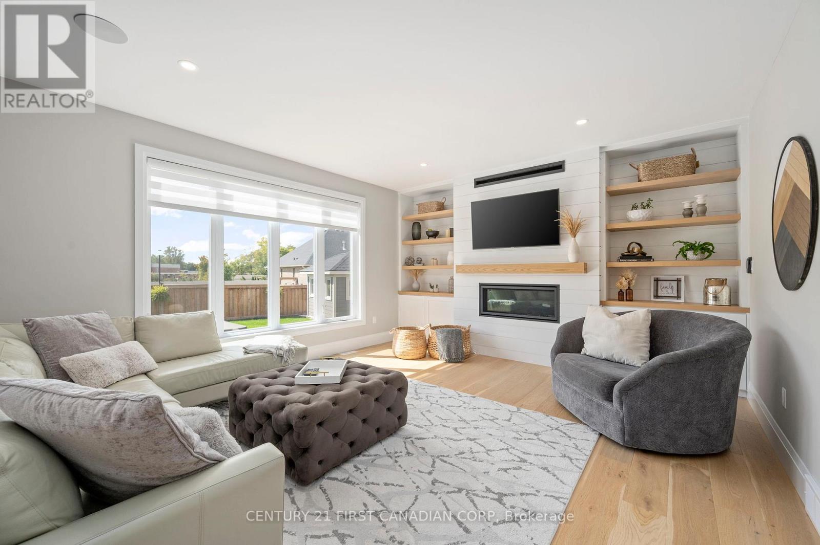 Photo 11 of 40 for 2393 Bakervilla Street