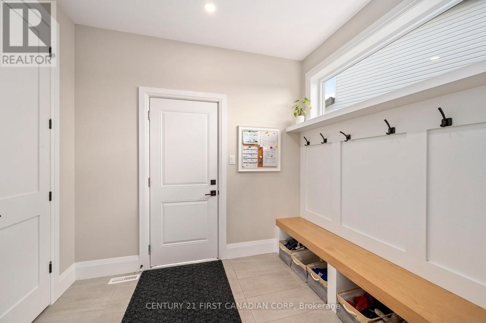 Photo 13 of 40 for 2393 Bakervilla Street