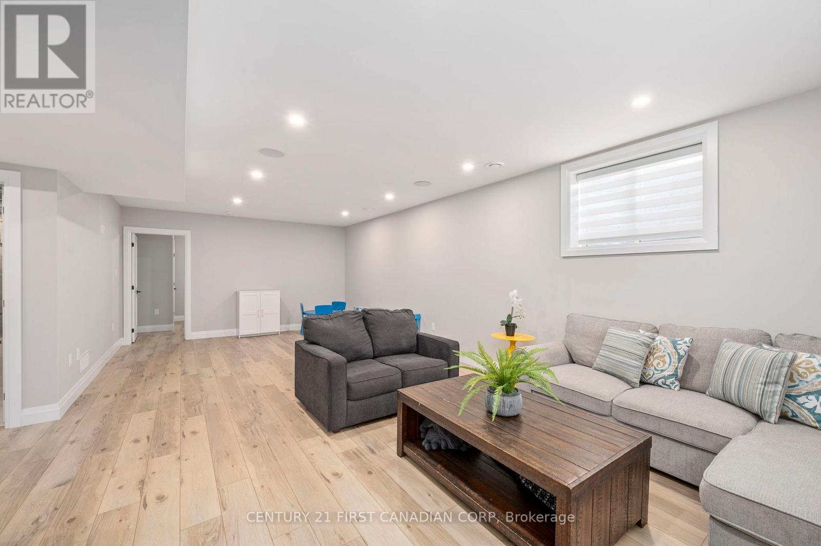 Photo 27 of 40 for 2393 Bakervilla Street