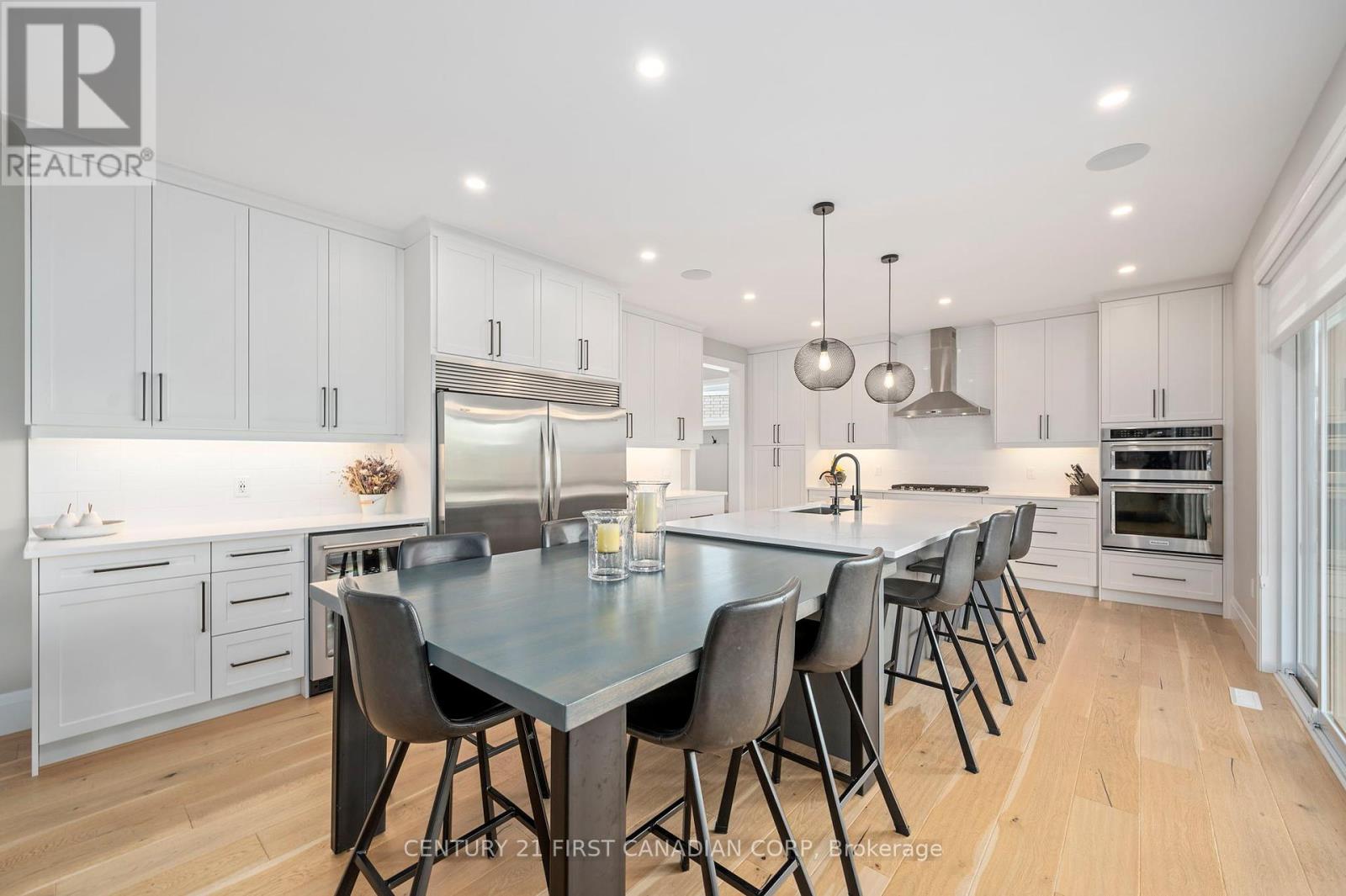 Photo 9 of 40 for 2393 Bakervilla Street