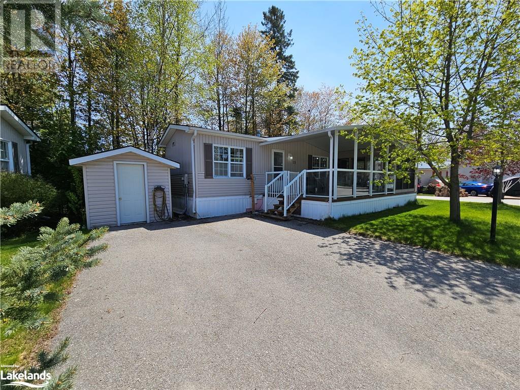 19 Topaz Street, Wasaga Beach, Ontario  L9Z 1X7 - Photo 3 - 40654508