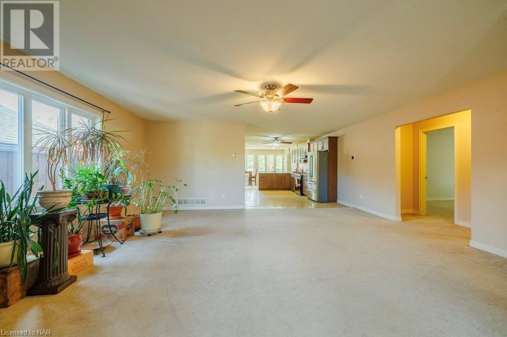 1065 Dominion Road, Fort Erie, Ontario  L2A 1H3 - Photo 4 - 40654613
