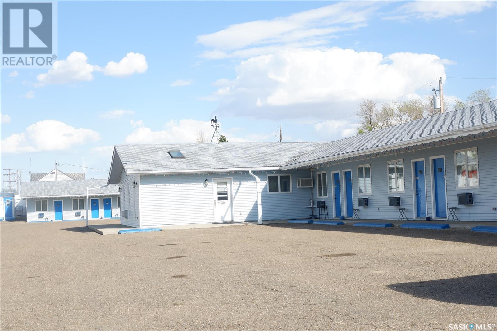 143 Railway Avenue, Coronach, Saskatchewan  S0H 0Z0 - Photo 8 - SK984952
