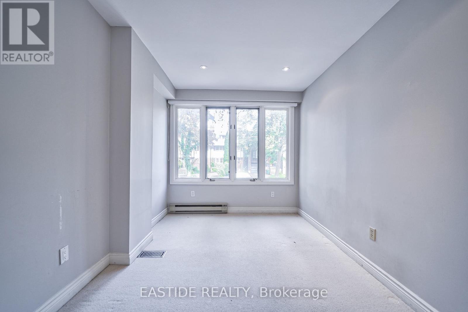 65 Duggan Avenue, Toronto, Ontario  M4V 1Y1 - Photo 6 - C9374561