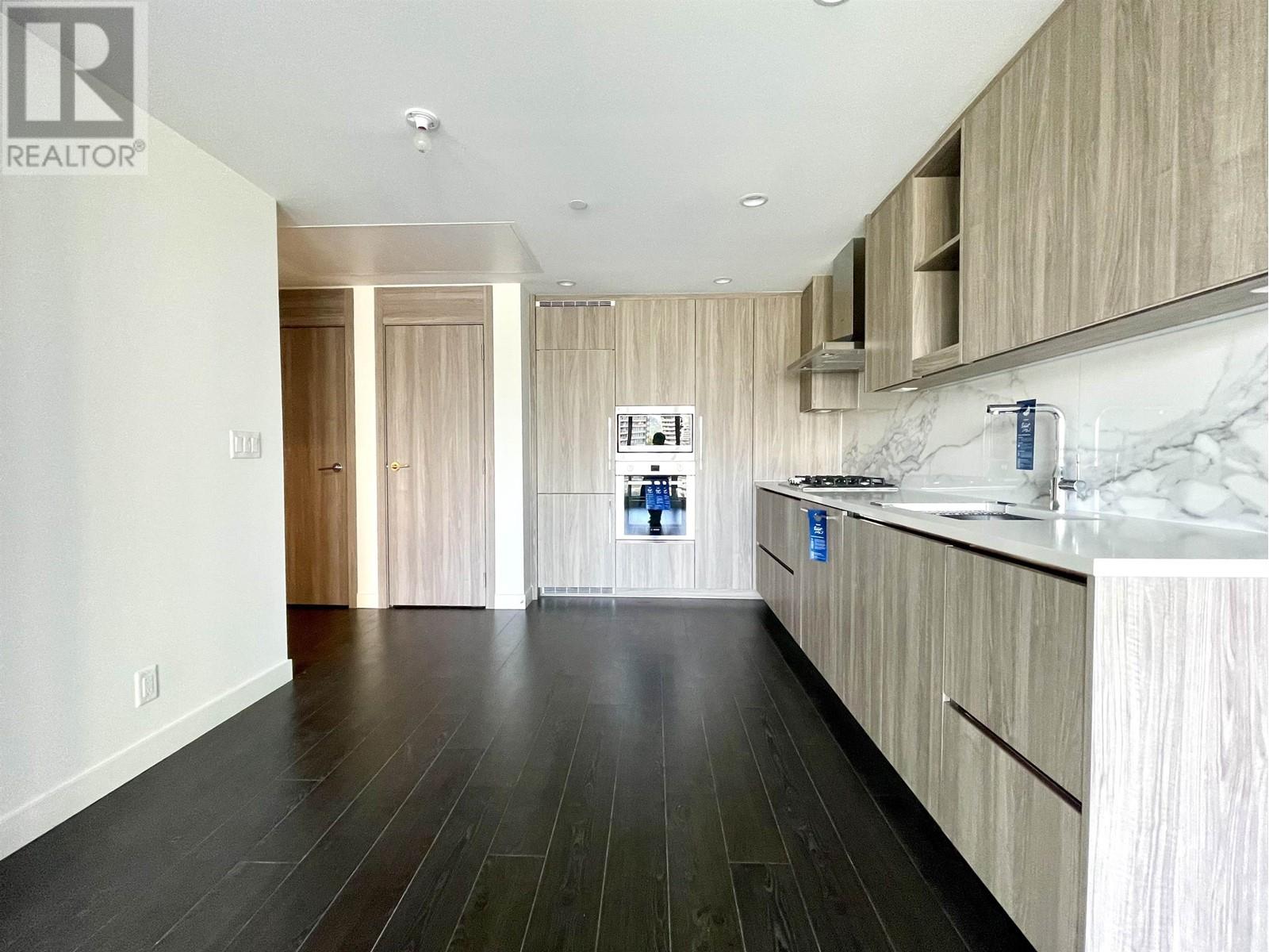 Listing Picture 4 of 18 : 906 4880 LOUGHEED HIGHWAY, Burnaby / 本拿比 - 魯藝地產 Yvonne Lu Group - MLS Medallion Club Member