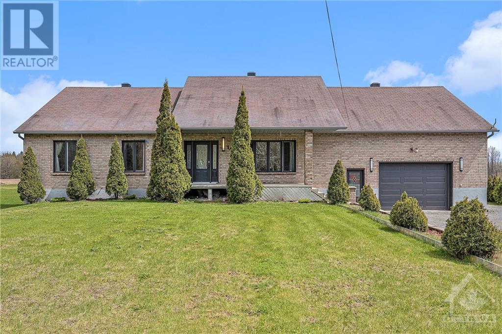 1463 GOLF CLUB ROAD, Hawkesbury, Ontario