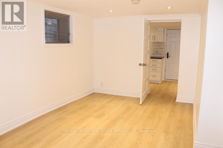 Lower - 242 Keele Street, Toronto, Ontario  M6P 2K3 - Photo 10 - W9374999