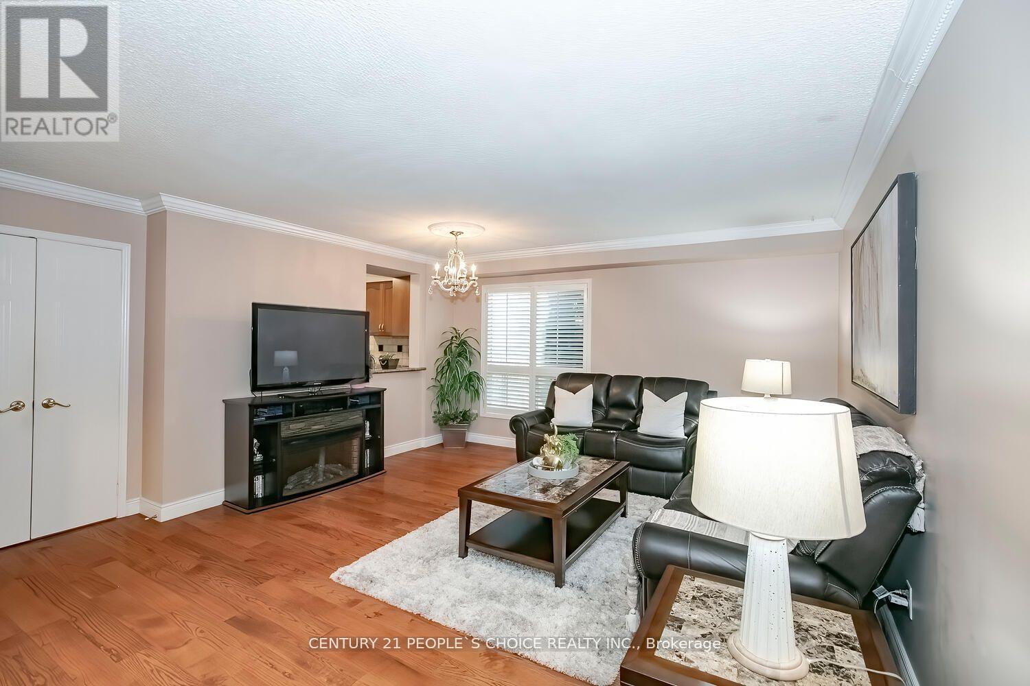 61 Mullis Crescent, Brampton, Ontario  L6Y 4S9 - Photo 11 - W9375075