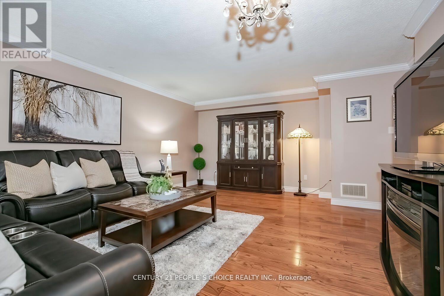 61 Mullis Crescent, Brampton, Ontario  L6Y 4S9 - Photo 12 - W9375075