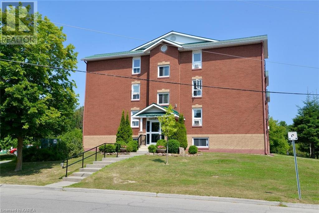 550 Talbot Place Unit# 202, Gananoque, Ontario  K7G 3C6 - Photo 2 - 40627089