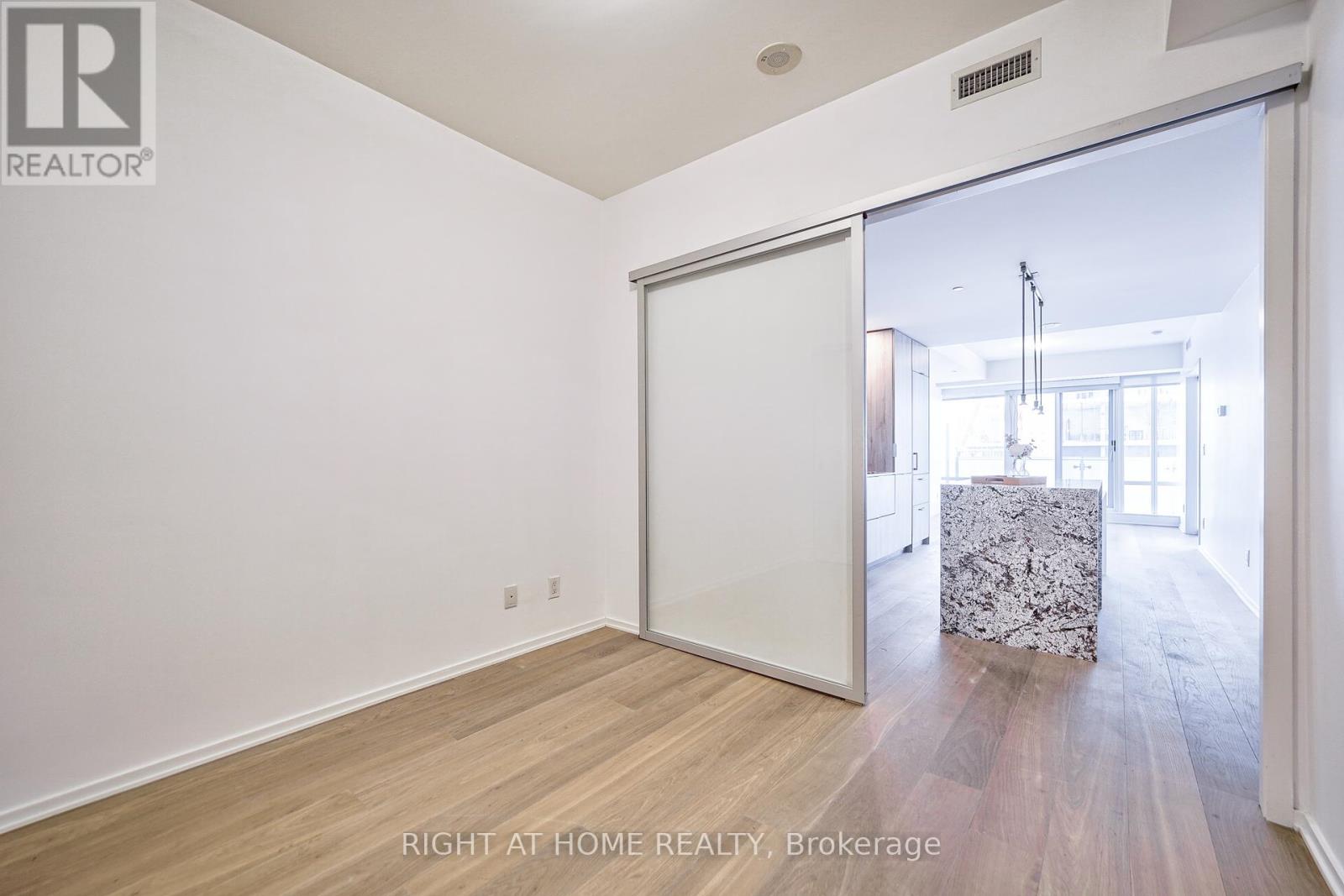 6608 - 1 Bloor Street E, Toronto, Ontario  M4W 1A9 - Photo 34 - C9375216