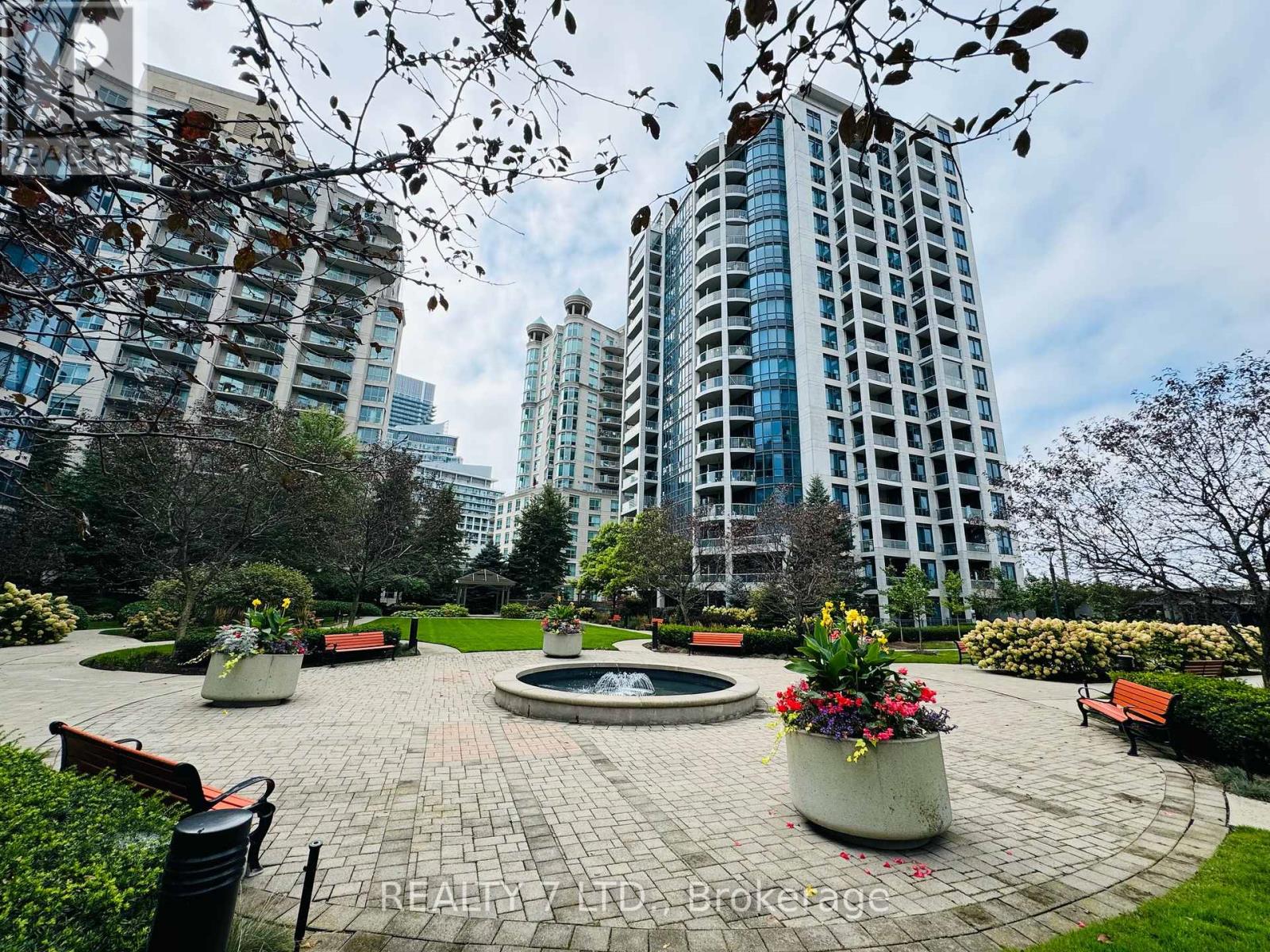 208 - 2083 Lake Shore Boulevard W, Toronto, Ontario  M8V 4G2 - Photo 1 - W9375237