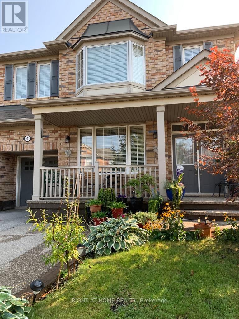 9 CHUDLEIGH AVENUE, Brampton, Ontario