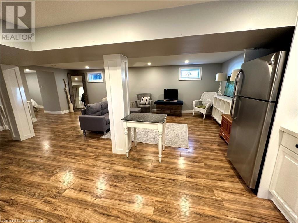 312 East 45th Street, Hamilton, Ontario L8T 3K8 - Photo 11 - 40653053