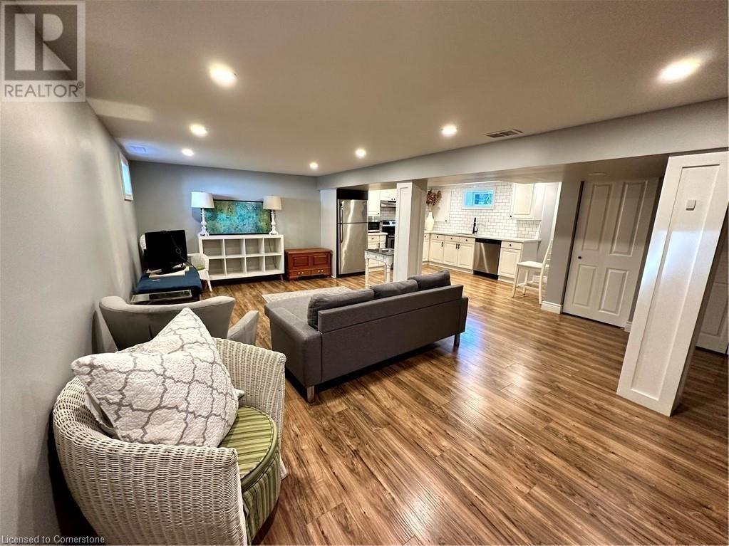 312 East 45th Street, Hamilton, Ontario L8T 3K8 - Photo 12 - 40653053