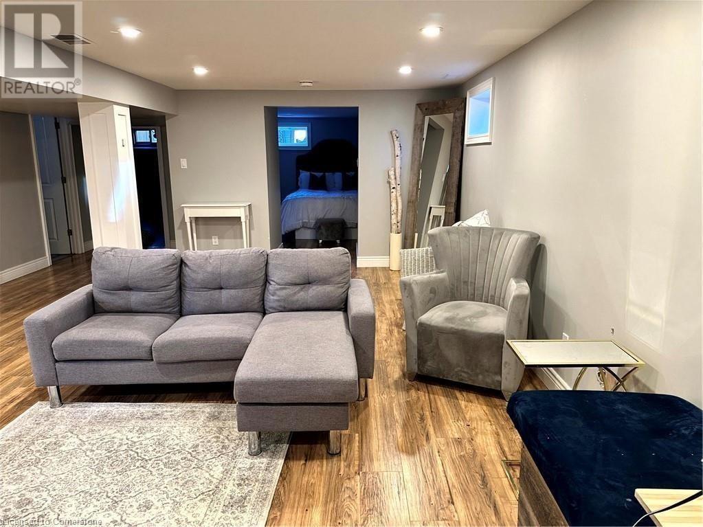 312 East 45th Street, Hamilton, Ontario L8T 3K8 - Photo 13 - 40653053