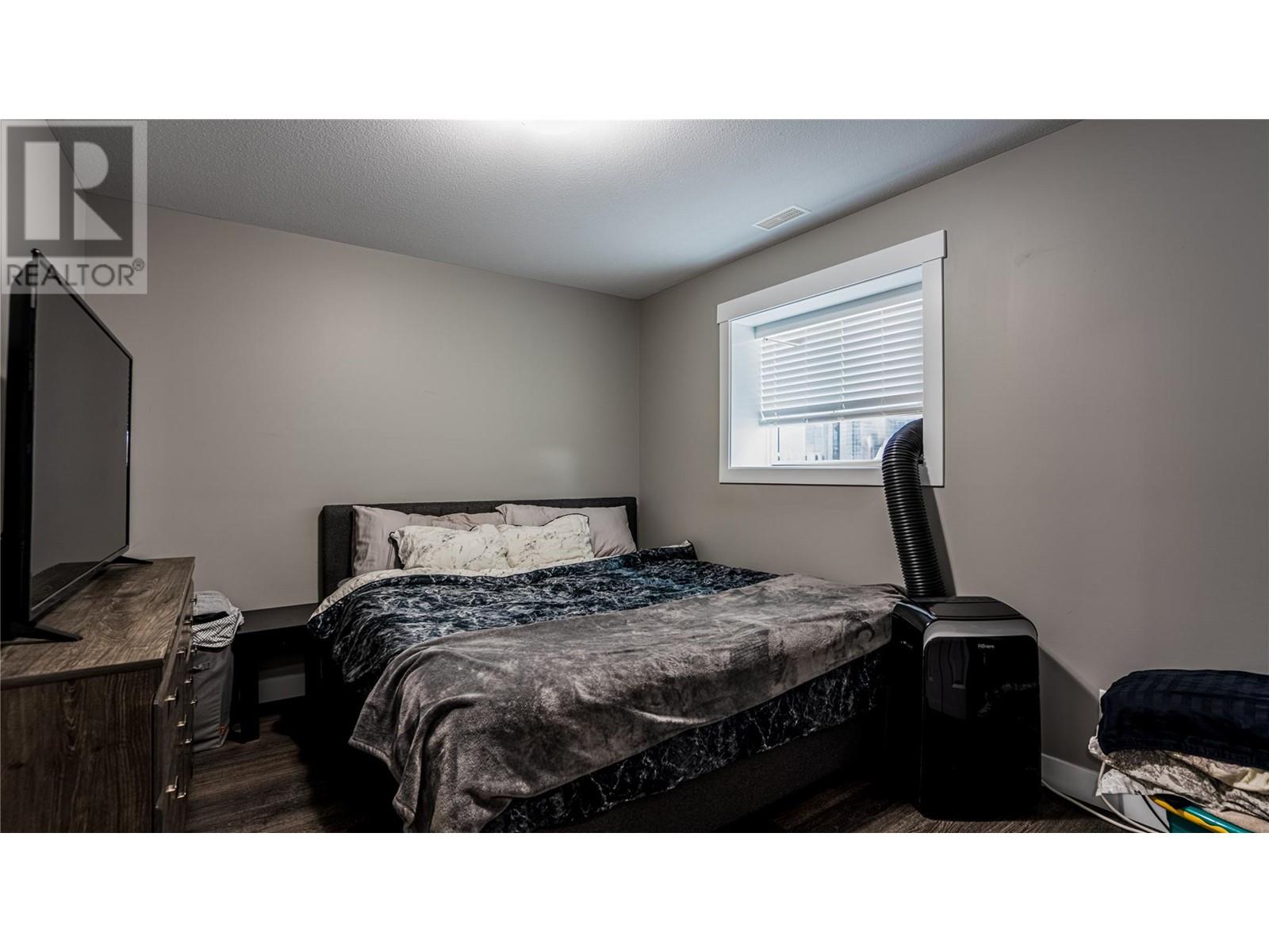 6681 Blackcomb Way, Vernon, British Columbia  V1B 0A3 - Photo 35 - 10323954