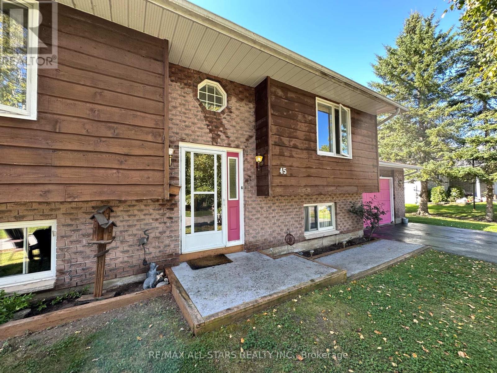 Property at 45 CEDARTREE LANE image 3