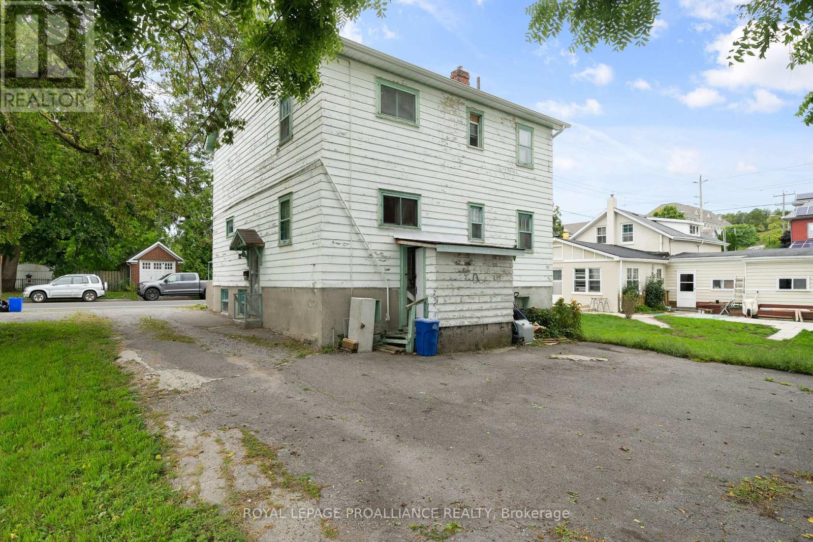 319 Dufferin Avenue, Quinte West, Ontario  K8V 3W9 - Photo 10 - X9375977