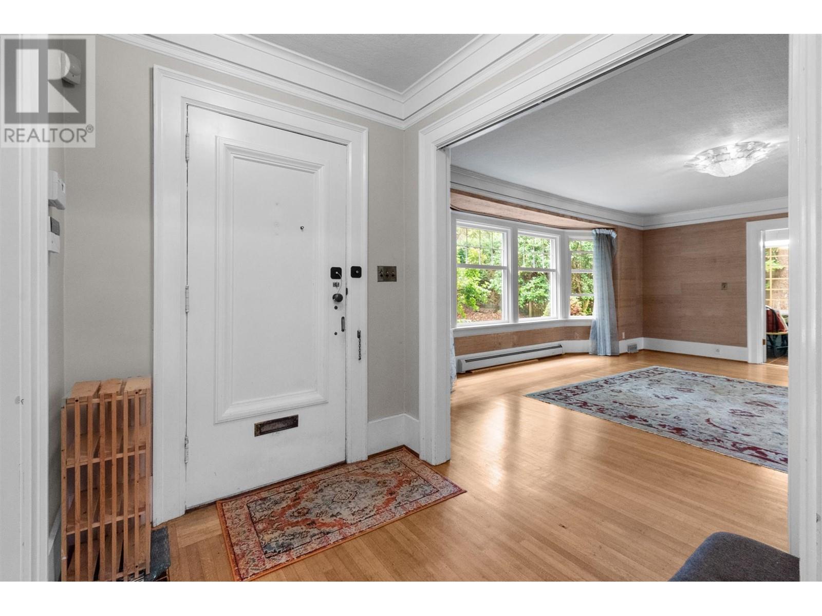 Listing Picture 2 of 31 : 4637 ANGUS DRIVE, Vancouver / 溫哥華 - 魯藝地產 Yvonne Lu Group - MLS Medallion Club Member