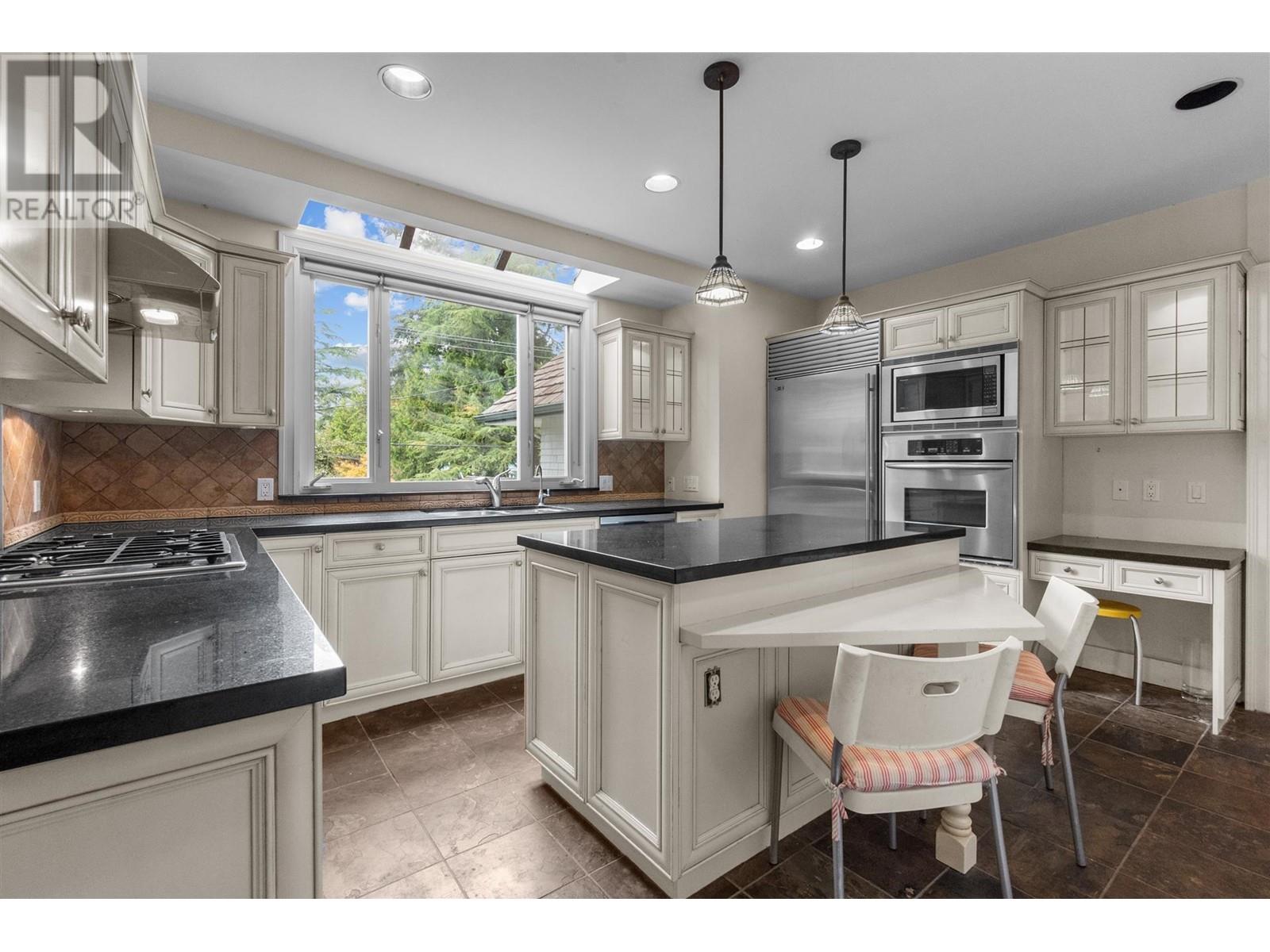 Listing Picture 6 of 31 : 4637 ANGUS DRIVE, Vancouver / 溫哥華 - 魯藝地產 Yvonne Lu Group - MLS Medallion Club Member