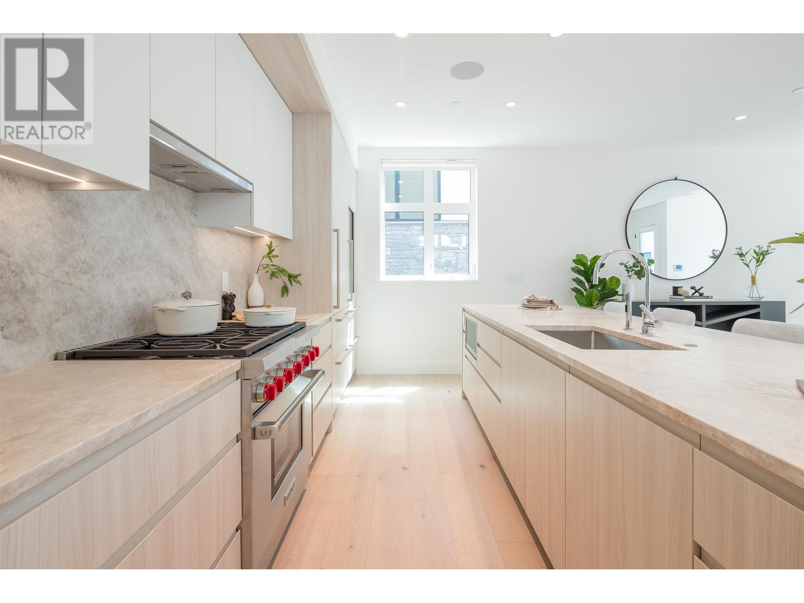 584 Arthur Erickson Place, West Vancouver, British Columbia  V7T 1J1 - Photo 7 - R2930979