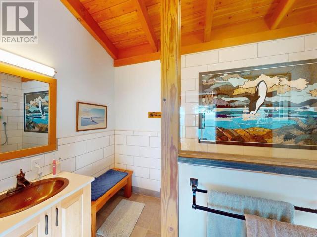 12369 Scotch Fir Point Rd, Powell River, British Columbia   - Photo 23 - 18400