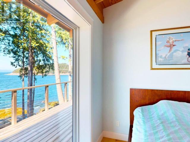 12369 Scotch Fir Point Rd, Powell River, British Columbia   - Photo 28 - 18400