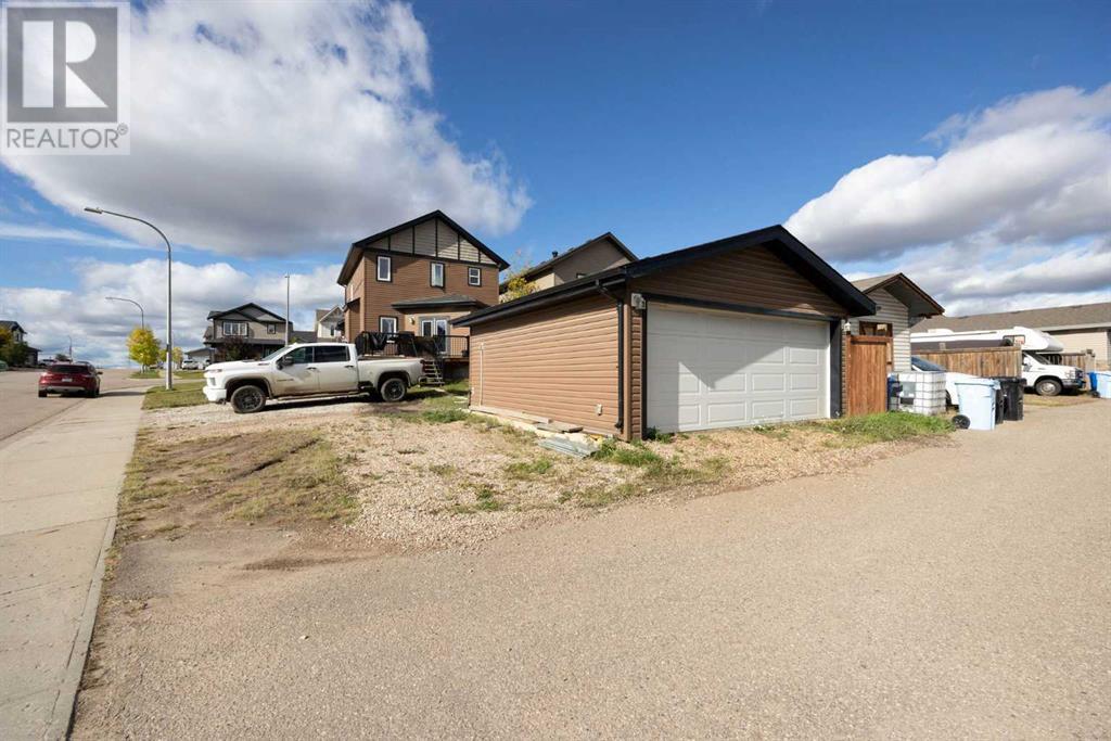 101 Huberman Way, Fort Mcmurray, Alberta  T9K 0Z6 - Photo 2 - A2169796