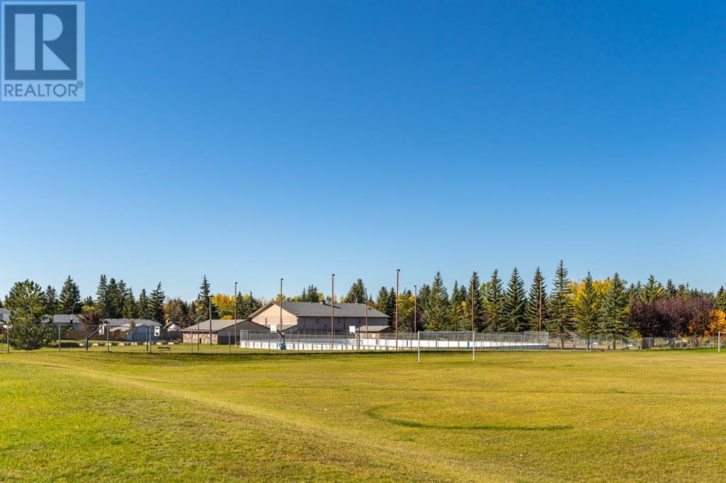 11028 Braton Place Sw, Calgary, Alberta  T2W 1B3 - Photo 5 - A2169754