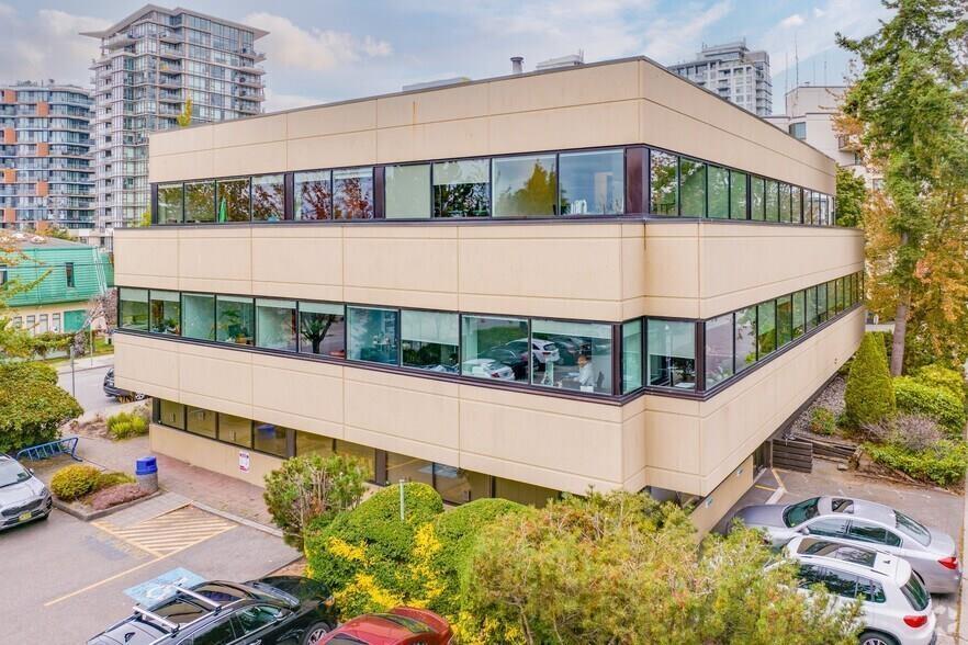 101 15261 RUSSELL AVENUE, white rock, British Columbia V4B2P7