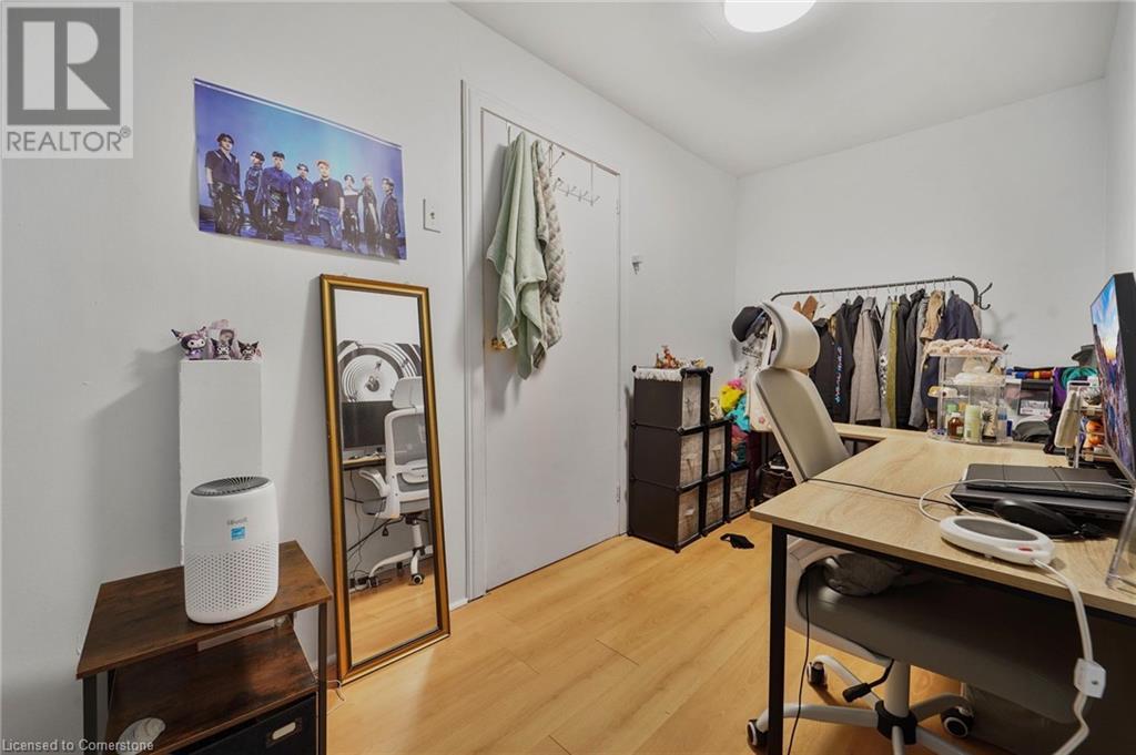 105 Ward Avenue, Hamilton, Ontario L8S 2E8 - Photo 12 - 40654588