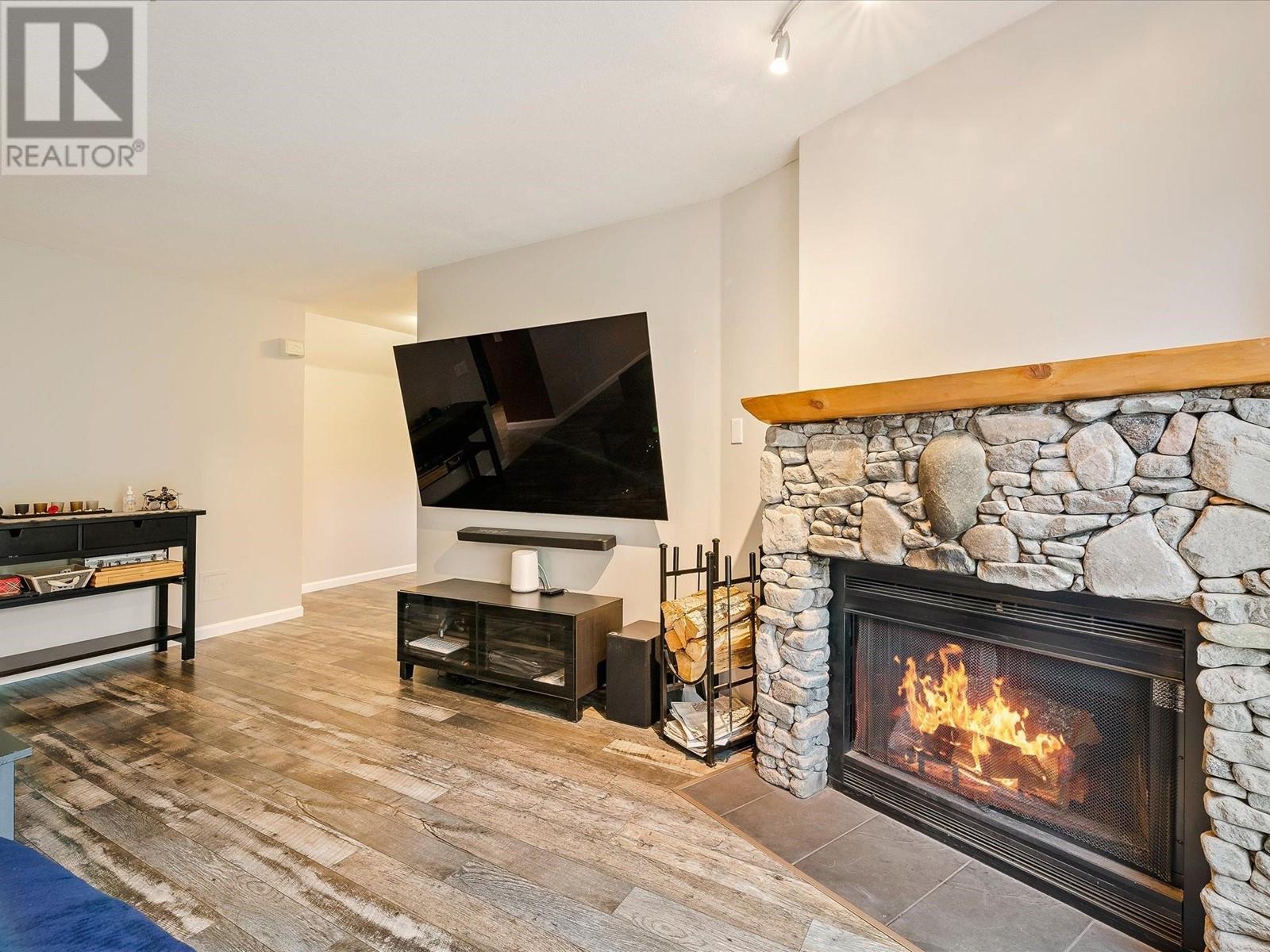 7 1400 Park Street, Pemberton, British Columbia V0N 2L1 - Photo 2 - R2931081