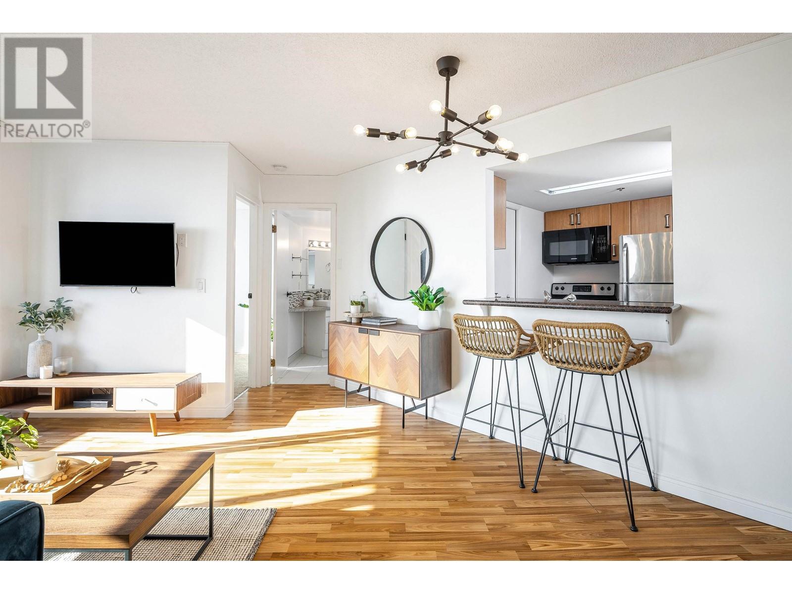 Listing Picture 4 of 26 : 1705 789 DRAKE STREET, Vancouver / 溫哥華 - 魯藝地產 Yvonne Lu Group - MLS Medallion Club Member