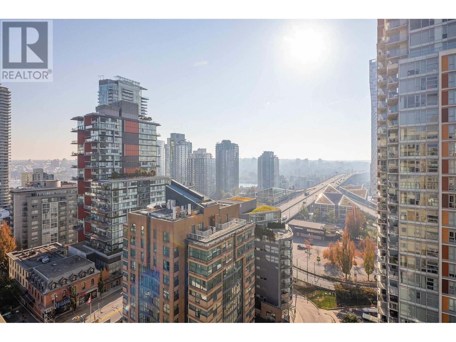 Listing Picture 18 of 26 : 1705 789 DRAKE STREET, Vancouver / 溫哥華 - 魯藝地產 Yvonne Lu Group - MLS Medallion Club Member