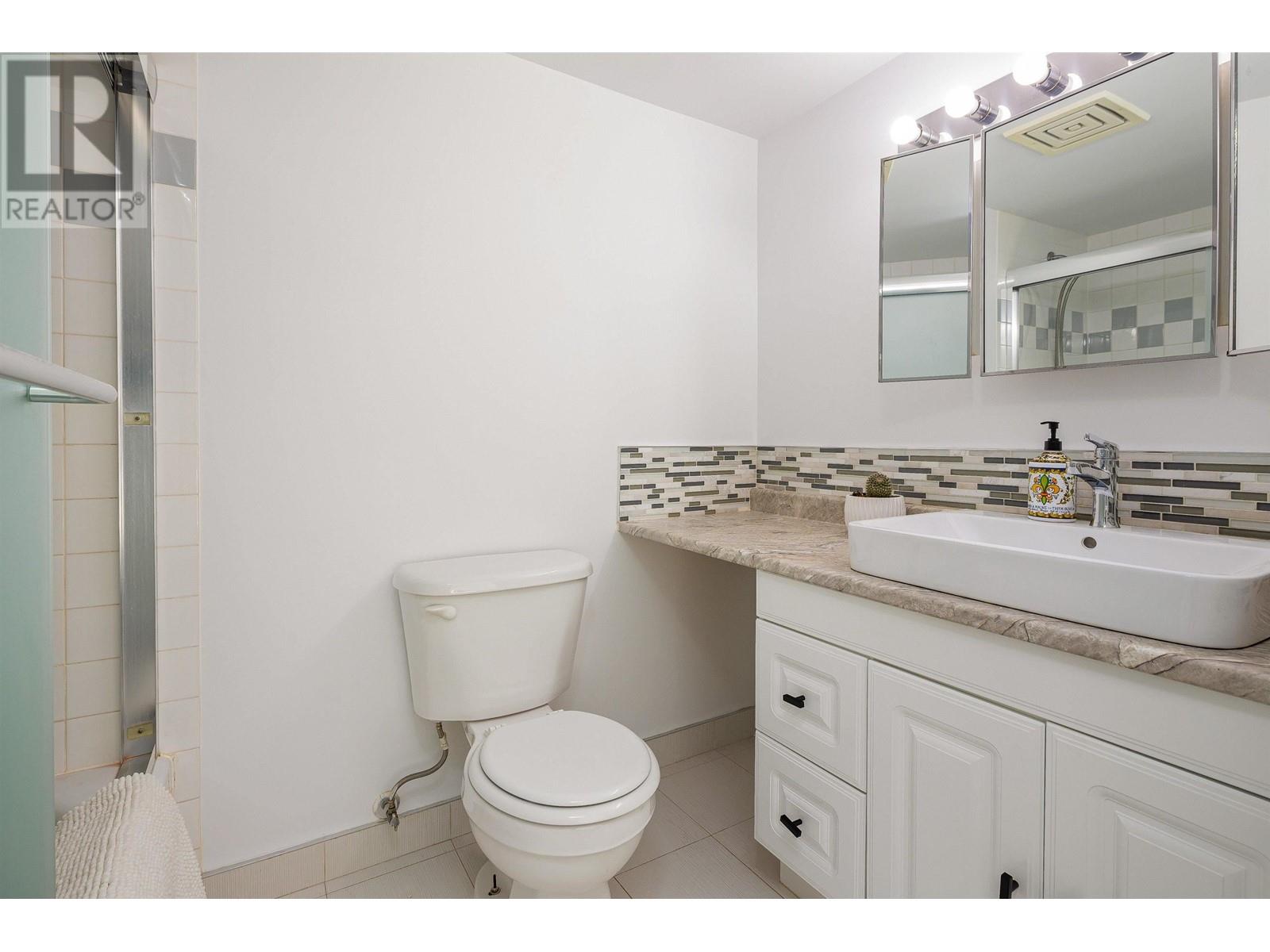 Listing Picture 11 of 26 : 1705 789 DRAKE STREET, Vancouver / 溫哥華 - 魯藝地產 Yvonne Lu Group - MLS Medallion Club Member