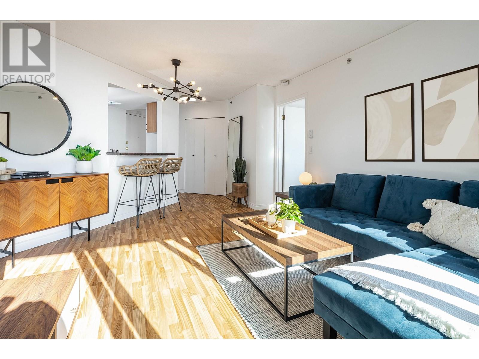 Listing Picture 5 of 26 : 1705 789 DRAKE STREET, Vancouver / 溫哥華 - 魯藝地產 Yvonne Lu Group - MLS Medallion Club Member